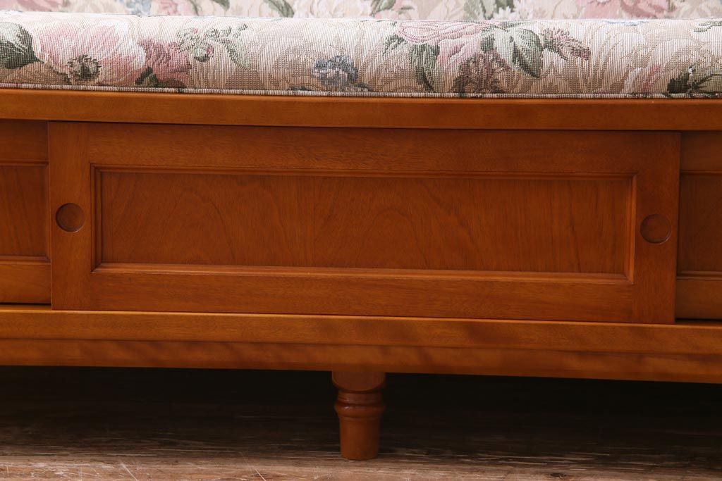 中古　横浜クラシック家具　ダニエル(daniel)A-545　上質な3人掛けソファ(定価約50〜60万円)(1)