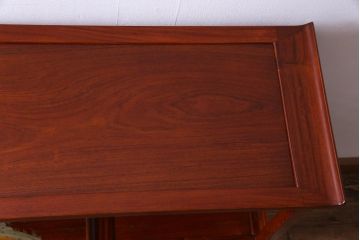 中古　カリン材　漆塗り　蒔絵で描かれた松の図が美しい茶棚(飾り棚、花梨材)(定価約40万円)
