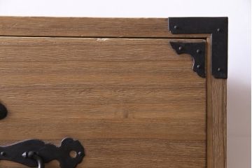 アンティーク家具　和製アンティーク　前面桐材　富士・鷹・茄子　縁起の良いモチーフが魅力的な二本松箪笥(重ね箪笥、衣装箪笥、桐箪笥、桐たんす)