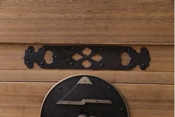 アンティーク家具　和製アンティーク　前面桐材　富士・鷹・茄子　縁起の良いモチーフが魅力的な二本松箪笥(重ね箪笥、衣装箪笥、桐箪笥、桐たんす)
