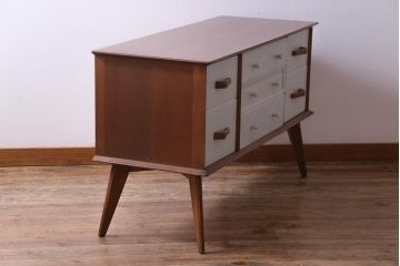 イギリスビンテージ　ペイント家具　オーク材　シンプルモダンなデザインがお洒落なサイドボード(テレビボード、引き出し)