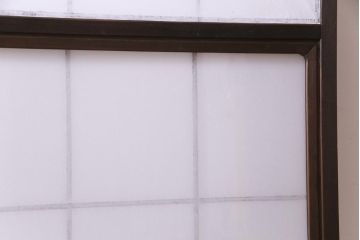 昭和中期　和の風情あふれる佇まいが魅力の摺り上げ雪見障子戸2枚セット(引き戸、擦り上げ障子戸、擦上障子戸、建具)