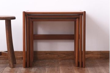 北欧家具　G-PLAN　チーク材　木のぬくもりが感じられるネストテーブル(サイドテーブル)(2)