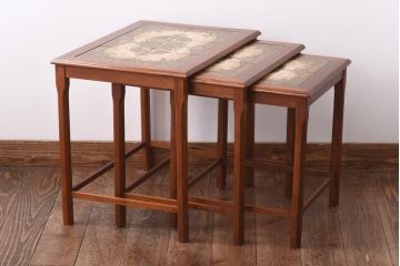 【K様ご成約品】北欧ビンテージ　デンマーク　TOFTEN社　タイルトップがおしゃれなチーク材のネストテーブル(サイドテーブル)