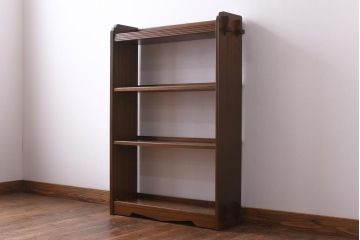 レトロ家具　昭和レトロ　ラワン材　直線の意匠が印象的な楔式の本棚(飾り棚、陳列棚)