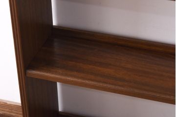 レトロ家具　昭和レトロ　ラワン材　直線の意匠が印象的な楔式の本棚(飾り棚、陳列棚)