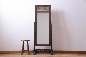 アンティーク雑貨　中古　伝統工芸　軽井沢彫り　繊細な桜の意匠が施された姿見(鏡、ミラー)