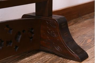 アンティーク雑貨　中古　伝統工芸　軽井沢彫り　繊細な桜の意匠が施された姿見(鏡、ミラー)