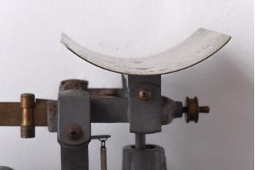 アンティーク雑貨　昭和レトロ　日本製衡所　ビンテージ感漂う郵便局のはかり(天秤)