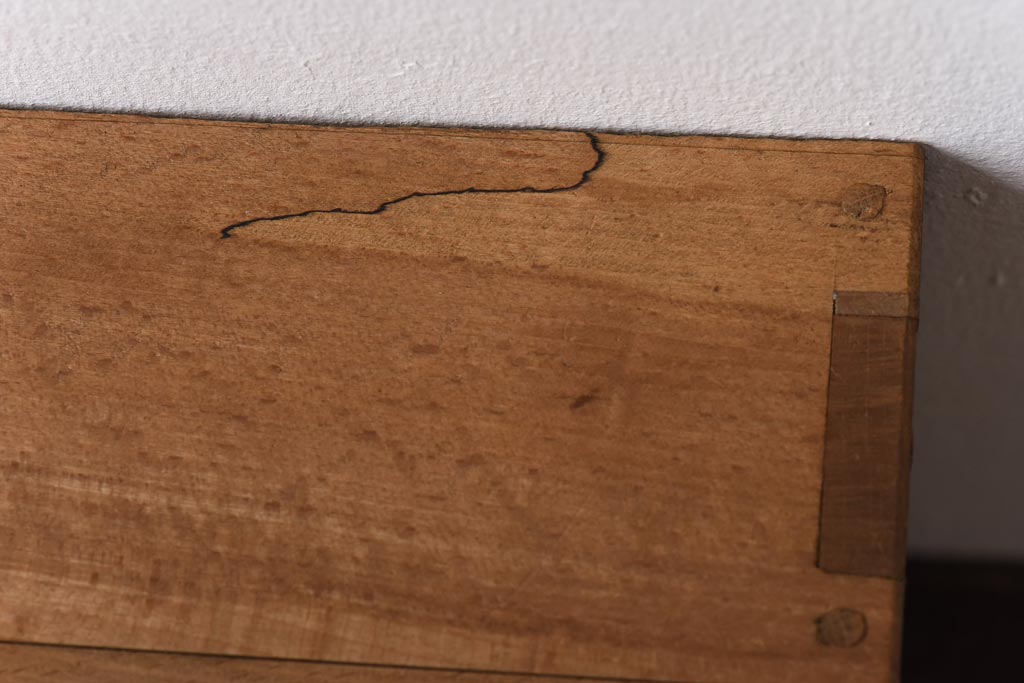 アンティーク雑貨　昭和レトロ　ブナ材　淡い色の木肌が魅力的な開き戸の収納箱(木箱、小物収納)