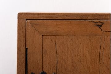 アンティーク雑貨　昭和レトロ　ブナ材　淡い色の木肌が魅力的な開き戸の収納箱(木箱、小物収納)