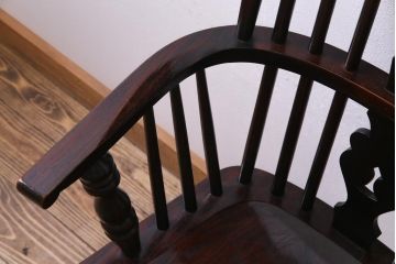 中古美品　九州民芸家具　クラシカルな空間に馴染むアームチェア(ワークチェア)