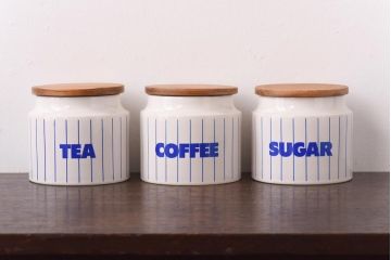 アンティーク雑貨　イギリスビンテージ　HORNSEA(ホーンジー)　ストライプがかわいらしいキャニスター・小3点セット(保存容器、ジャー)