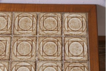 レトロ家具　北欧ビンテージ　チーク材　レトロなタイルトップのネストテーブル(サイドテーブル)