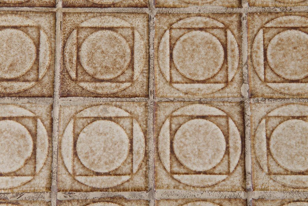 レトロ家具　北欧ビンテージ　チーク材　レトロなタイルトップのネストテーブル(サイドテーブル)