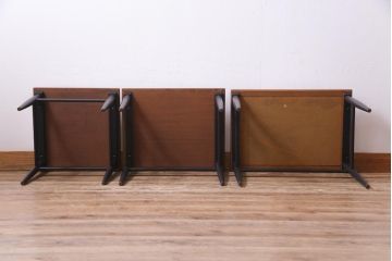 レトロ家具　北欧ビンテージ　チーク材　レトロなタイルトップのネストテーブル(サイドテーブル)