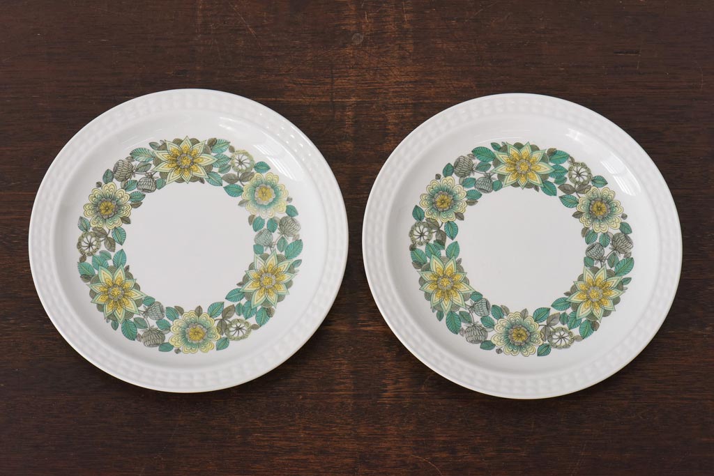 スペイン　PONTESA(ポンテサ)　グリーンの花柄が可愛らしいビンテージのプレート2点セット(中皿、洋食器)(2)