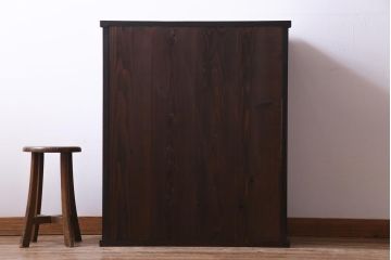 レトロ家具　和製アンティーク　前面ケヤキ材　レトロな佇まいが魅力の戸棚(収納棚、リビングボード)