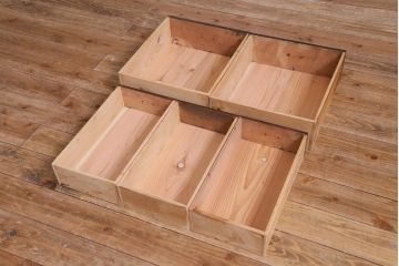 レトロ家具　和製アンティーク　前面ケヤキ材　レトロな佇まいが魅力の戸棚(収納棚、リビングボード)