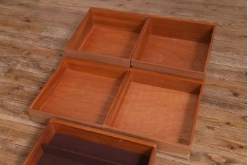 ヴィンテージ家具　北欧ビンテージ　G-PLAN(ジープラン)　2本脚が珍しい個性的なドレッサー(ドレッシングチェスト)