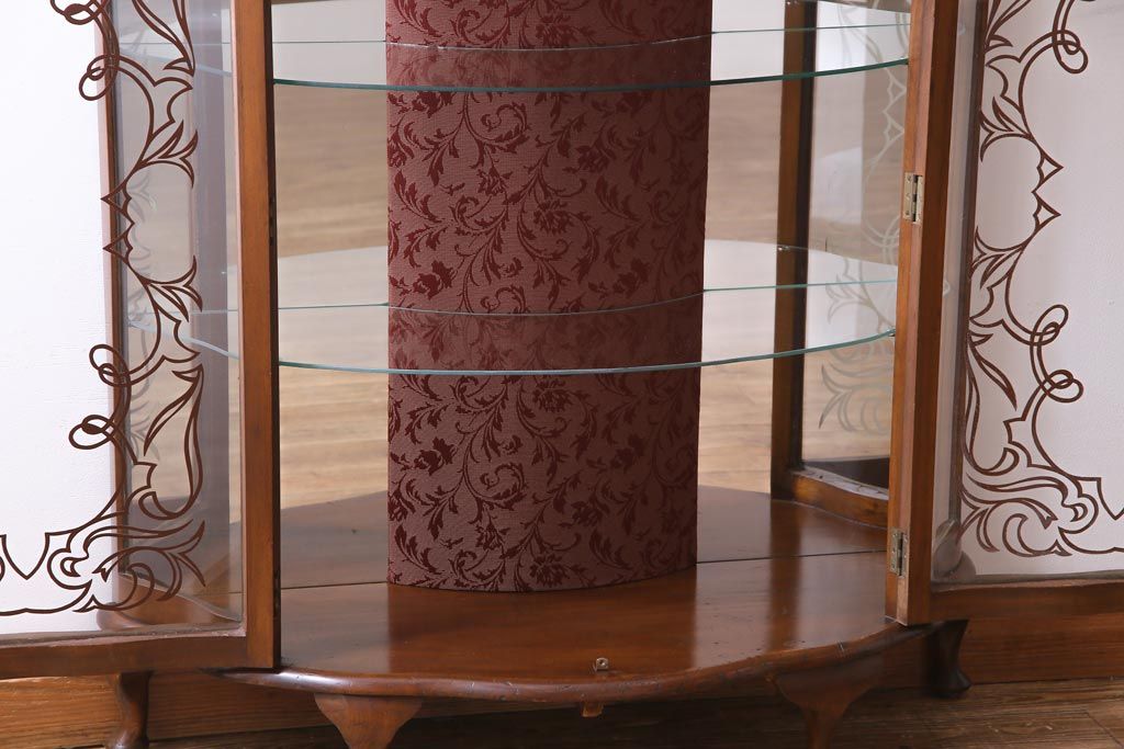 アンティーク家具　フランスアンティーク　ウォールナット材　エレガントな雰囲気が魅力のガラスケース(飾り棚、ガラスキャビネット)