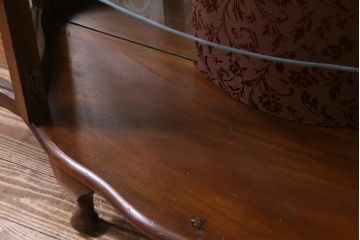 アンティーク家具　フランスアンティーク　ウォールナット材　エレガントな雰囲気が魅力のガラスケース(飾り棚、ガラスキャビネット)