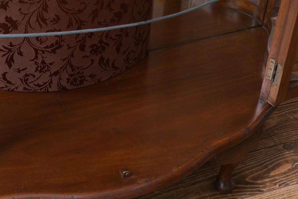 アンティーク家具　フランスアンティーク　ウォールナット材　エレガントな雰囲気が魅力のガラスケース(飾り棚、ガラスキャビネット)