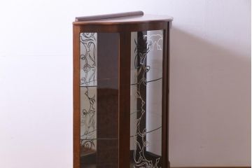 アンティーク家具　フランスアンティーク　ウォールナット材　エレガントな雰囲気が魅力のガラスケース(飾り棚、ガラスキャビネット)