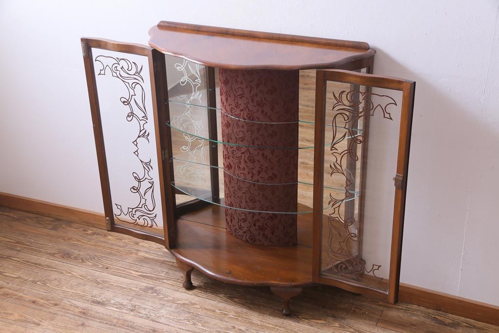 アンティーク家具　フランスアンティーク　ウォールナット材　エレガントな雰囲気が魅力のガラスケース(飾り棚、ガラスキャビネット)