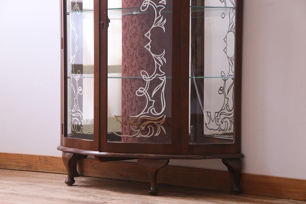 アンティーク家具　フランスアンティーク　ウォールナット材　エレガントな雰囲気が魅力のガラスケース(飾り棚、ガラスキャビネット)