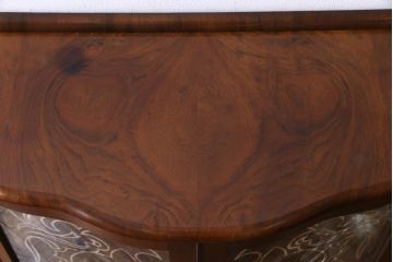 アンティーク家具　フランスアンティーク　ウォールナット材　エレガントな雰囲気が魅力のガラスケース(飾り棚、ガラスキャビネット)