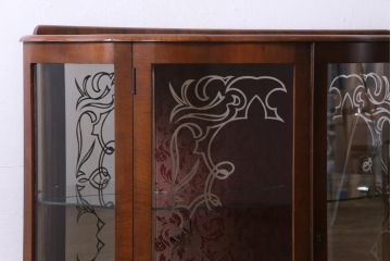 アンティーク家具　フランスアンティーク　ウォールナット材　エレガントな雰囲気が魅力のガラスケース(飾り棚、ガラスキャビネット)