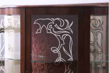 アンティーク家具　フランスアンティーク　ウォールナット材　エレガントな雰囲気が魅力のガラスケース(飾り棚、ガラスキャビネット)