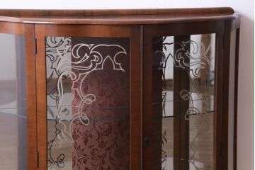 アンティーク家具　フランスアンティーク　ウォールナット材　エレガントな雰囲気が魅力のガラスケース(飾り棚、ガラスキャビネット)