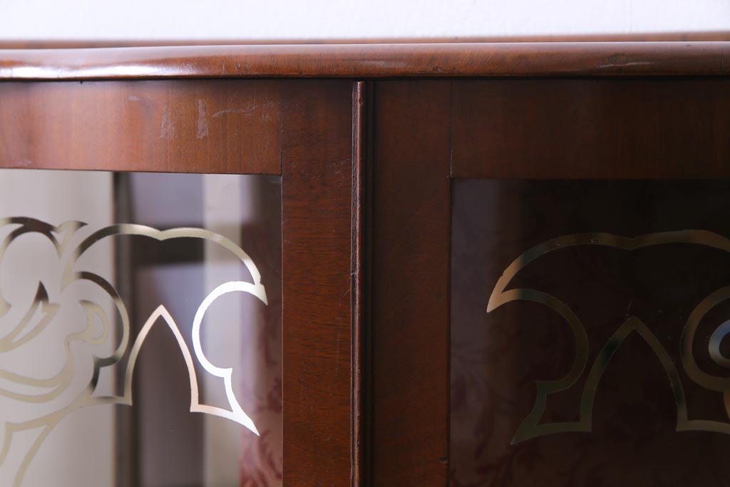 アンティーク家具　フランスアンティーク　ウォールナット材　エレガントな雰囲気が魅力のガラスケース(飾り棚、ガラスキャビネット)