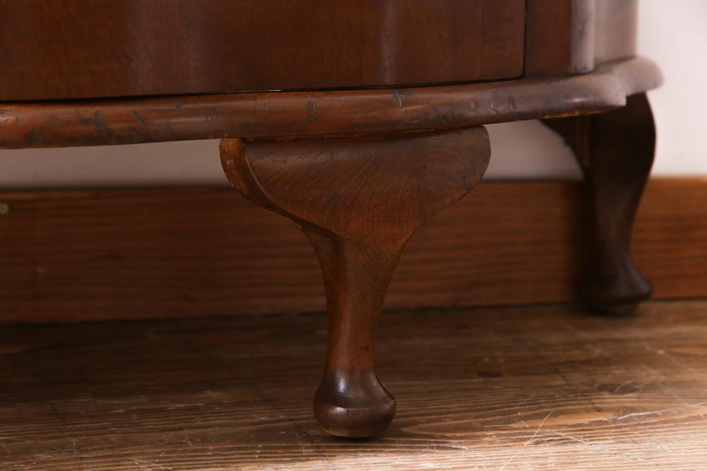 アンティーク家具　フランスアンティーク　ウォールナット材　エレガントな雰囲気が魅力のガラスケース(飾り棚、ガラスキャビネット)