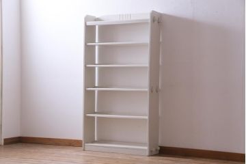 ペイント家具　落ち着きのあるホワイトのブックシェルフ(本棚、オープンラック)
