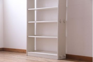 ペイント家具　落ち着きのあるホワイトのブックシェルフ(本棚、オープンラック)