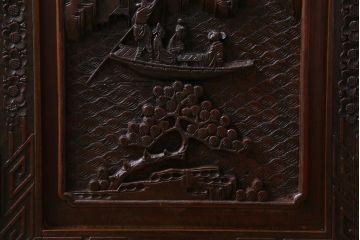 中古　クルミ材　手彫りの豪華な意匠が存在感を放つサイドボード(キャビネット、収納棚)