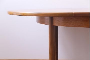 ヴィンテージ家具　北欧ビンテージ　G-PLAN(ジープラン)　お洒落で機能的なエクステンションテーブル(ラウンドテーブル、ダイニングテーブル)(1)