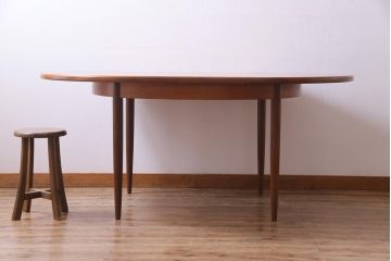ヴィンテージ家具　北欧ビンテージ　G-PLAN(ジープラン)　お洒落で機能的なエクステンションテーブル(ラウンドテーブル、ダイニングテーブル)(2)