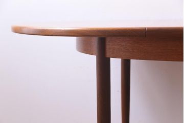 ヴィンテージ家具　北欧ビンテージ　G-PLAN(ジープラン)　お洒落で機能的なエクステンションテーブル(ラウンドテーブル、ダイニングテーブル)(2)