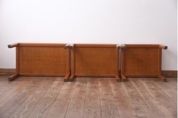 ヴィンテージ家具　北欧ビンテージ　デンマーク　VILDBJERG MOBELFABRIK　パーケット天板が珍しいネストテーブル(サイドテーブル)