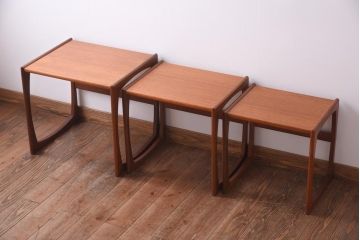 ヴィンテージ家具　北欧ビンテージ　G-PLAN(ジープラン)　温かみのある木味のネストテーブル(サイドテーブル)