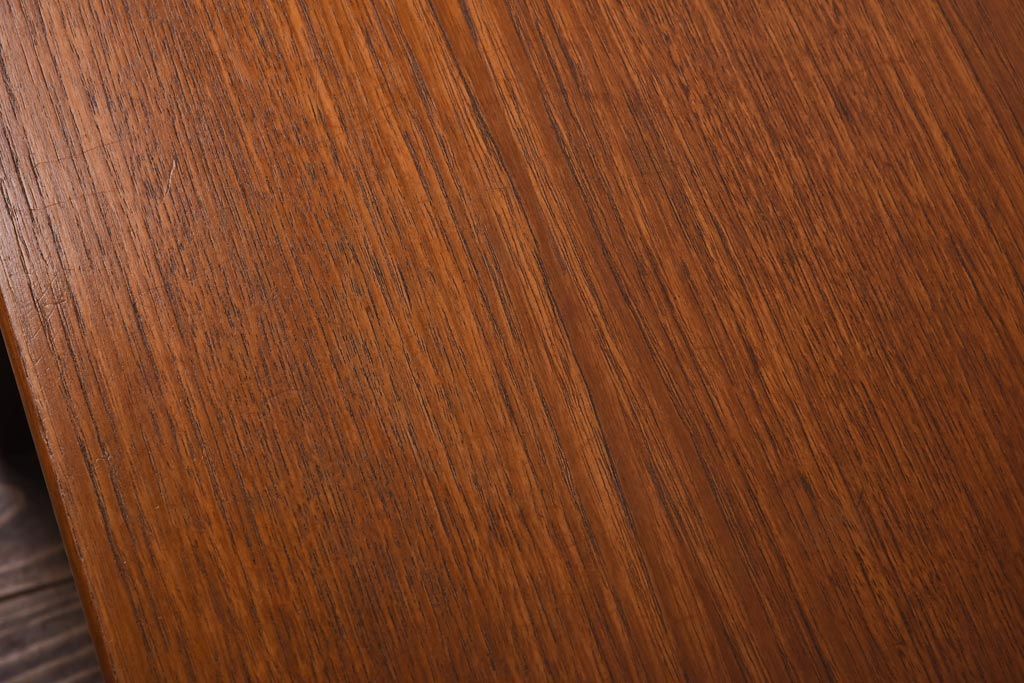 ヴィンテージ家具　北欧ビンテージ　G-PLAN(ジープラン)　温かみのある木味のネストテーブル(サイドテーブル)