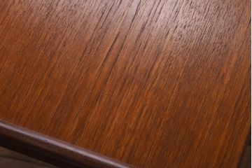 ヴィンテージ家具　北欧ビンテージ　G-PLAN(ジープラン)　温かみのある木味のネストテーブル(サイドテーブル)
