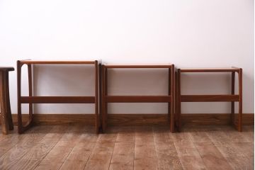 ヴィンテージ家具　北欧ビンテージ　G-PLAN(ジープラン)　温かみのある木味のネストテーブル(サイドテーブル)