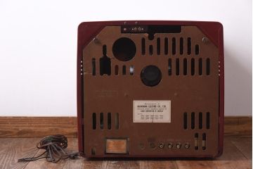 アンティーク雑貨　ジャンク品　シャープ(SHARP)製　ディスプレイに活躍するレトロなテレビ