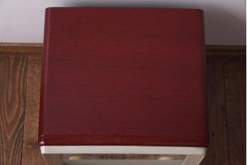 アンティーク雑貨　ジャンク品　シャープ(SHARP)製　ディスプレイに活躍するレトロなテレビ