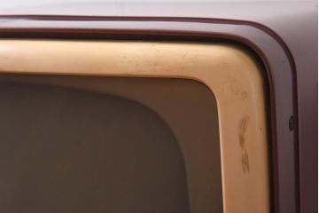 アンティーク雑貨　ジャンク品　三菱(ミツビシ、MITSUBISHI)製　ディスプレイに活躍するレトロなテレビ